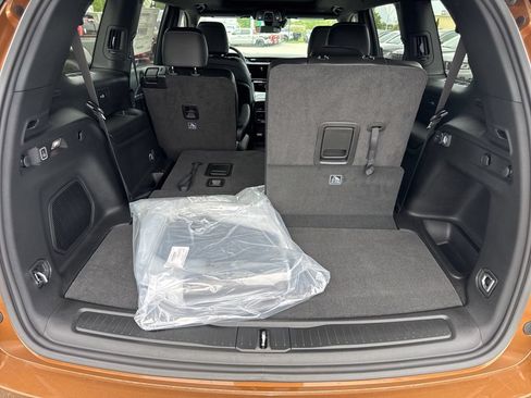 New 2026 Jeep Grand Cherokee L Limited AWD/4WD image 13