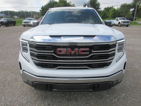 New 2026 GMC Sierra 1500 SLT w/ SLT Premium Package AWD/4WD image 12