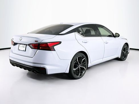 Used 2024 Nissan Altima 2.5 SR FWD image 9