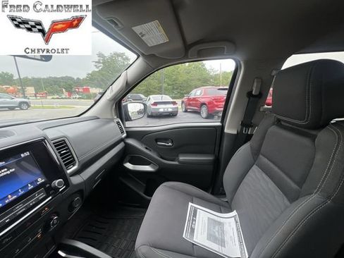 Used 2023 Nissan Frontier SV AWD/4WD image 11