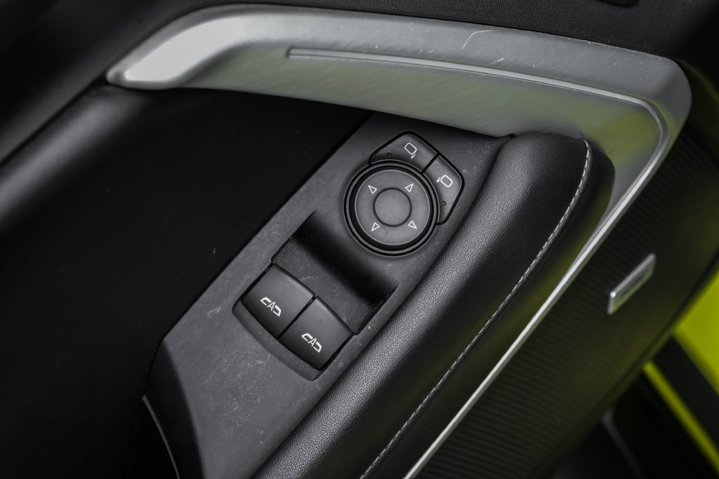 Used 2019 Chevrolet Camaro SS RWD image 36