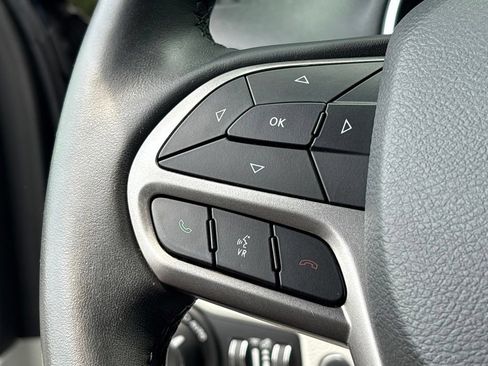 Used 2019 Jeep Cherokee Limited AWD/4WD image 23