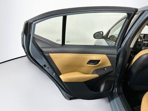 Used 2025 Nissan Sentra SV w/ SV Premium Package FWD image 25