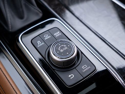 Used 2023 INFINITI QX80 Sensory w/ All-Season Package AWD/4WD image 34