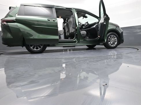 Certified 2025 Toyota Sienna XLE w/ XLE Plus Package AWD/4WD image 50