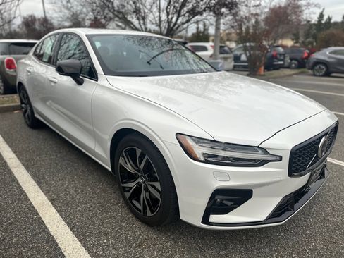 Certified 2025 Volvo S60 B5 Core image 1