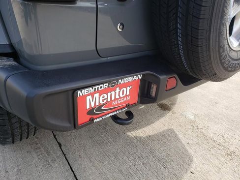 Used 2018 Jeep Wrangler Unlimited Sahara w/ Cold Weather Group image 12