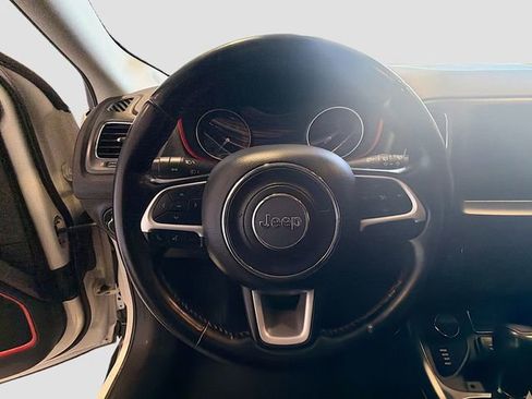 Used 2020 Jeep Compass Trailhawk image 10