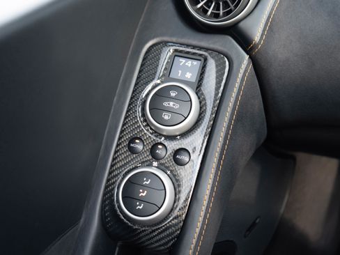 Used 2013 McLaren MP4-12C Spider image 22