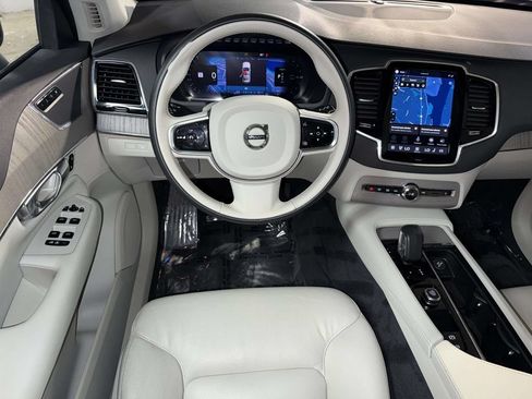 Used 2025 Volvo XC90 T8 Plus AWD/4WD image 4