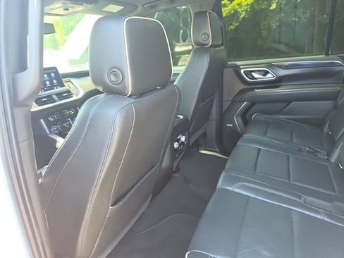 Used 2021 GMC Yukon XL SLT AWD/4WD image 28