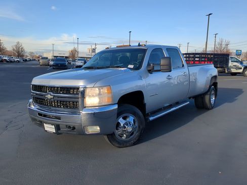 Used 2010 Chevrolet Silverado 3500 LTZ image 2
