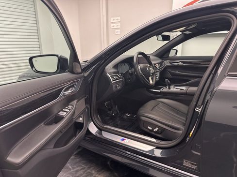 Used 2019 BMW 740i xDrive w/ M Sport Package AWD/4WD image 5