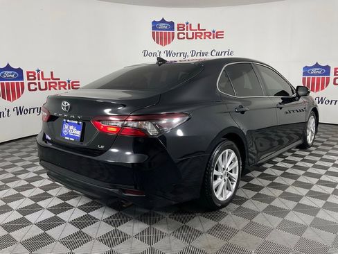 Used 2022 Toyota Camry LE w/ Convenience Package FWD image 3