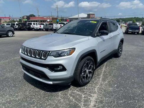 Used 2024 Jeep Compass Limited image 5