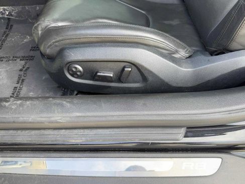 Used 2011 Audi R8 V8 image 19