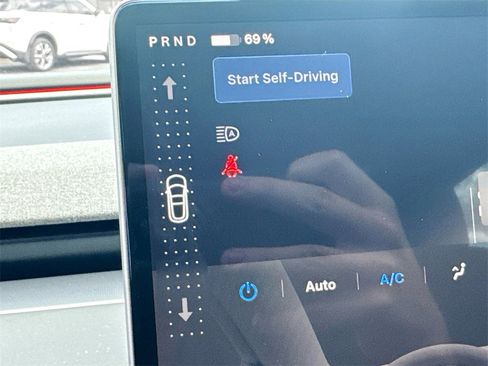 Used 2024 Tesla Model 3 Standard Range image 17