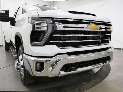 Used 2024 Chevrolet Silverado 3500 LTZ w/ LTZ Plus Package image 44