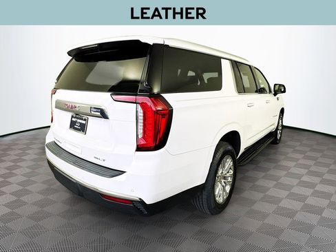 Used 2022 GMC Yukon XL SLT w/ SLT Luxury Package image 5