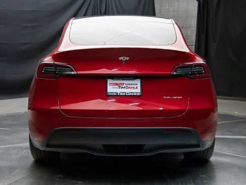 Used 2021 Tesla Model Y Long Range image 11