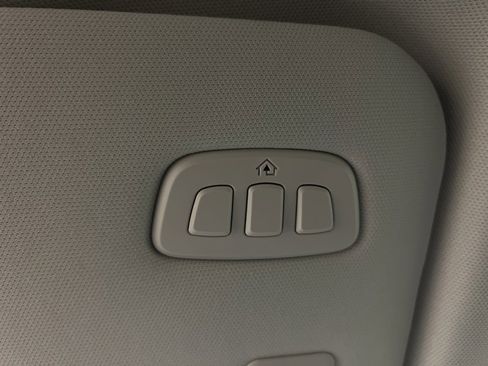 Used 2025 Lincoln Nautilus Premier image 27