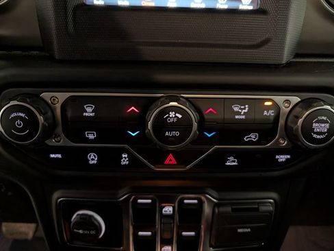 Used 2023 Jeep Gladiator Sport AWD/4WD image 20