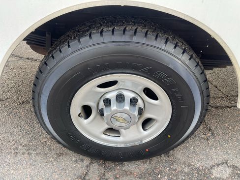 Used 2020 Chevrolet Express 3500 w/ Power Convenience Package image 25