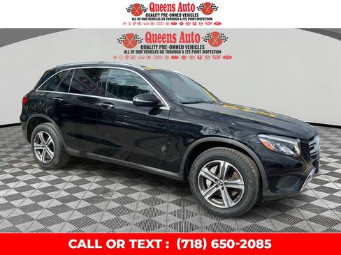 Used 2019 Mercedes-Benz GLC 300 4MATIC w/ Premium Package image 9