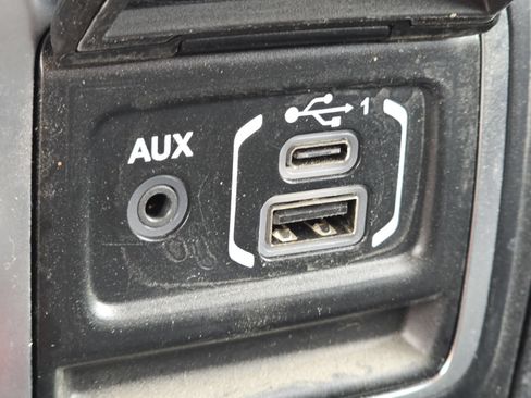 Used 2020 Jeep Wrangler Sport AWD/4WD image 6
