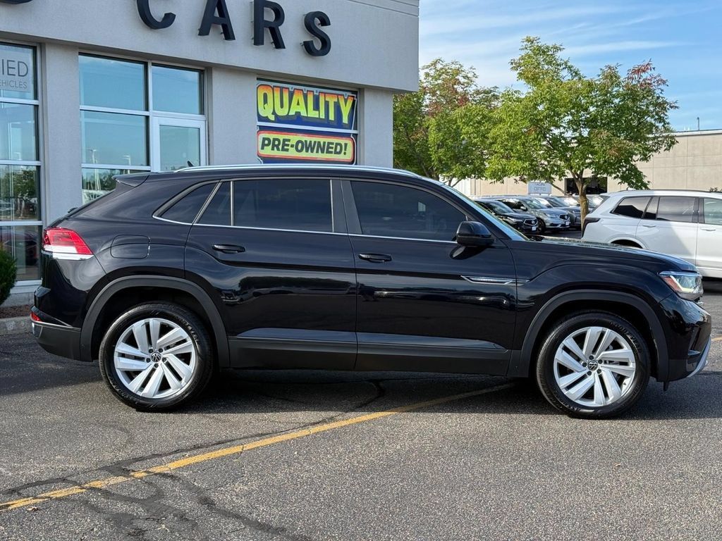 Used 2023 Volkswagen Atlas Cross Sport SE w/ Panoramic Sunroof Package AWD/4WD image 2