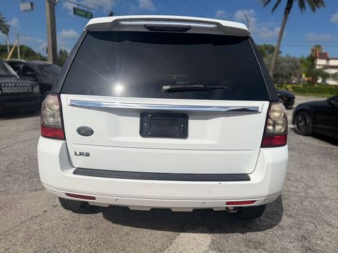Used 2011 Land Rover LR2 HSE AWD/4WD image 4