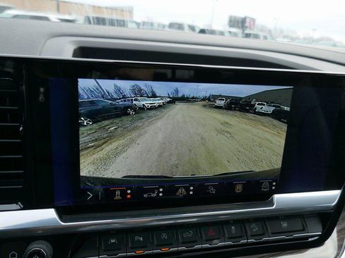 New 2026 Chevrolet Silverado 1500 LTZ w/ LTZ Premium Package AWD/4WD image 24