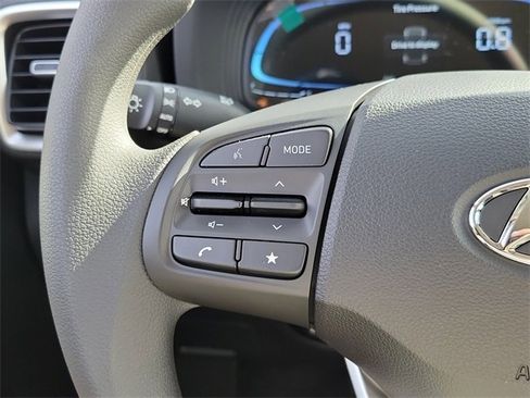 New 2026 Hyundai Venue SE image 5