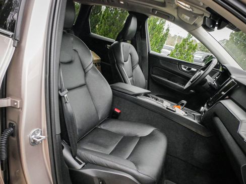 Used 2024 Volvo XC60 B5 Core image 33