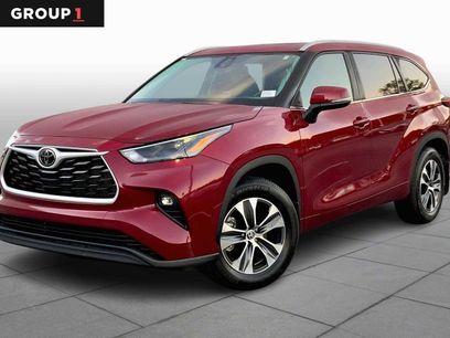 Certified 2025 Toyota Highlander XLE