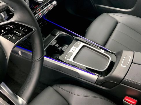 Certified 2024 Mercedes-Benz GLB 250 image 17