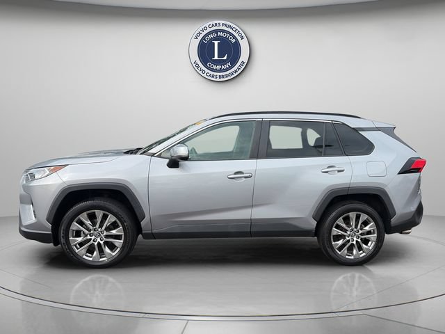 Used 2020 Toyota RAV4 XLE Premium FWD image 4
