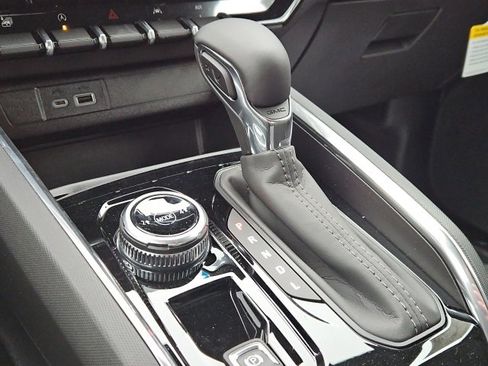 New 2026 GMC Canyon Elevation w/ Convenience Package image 38