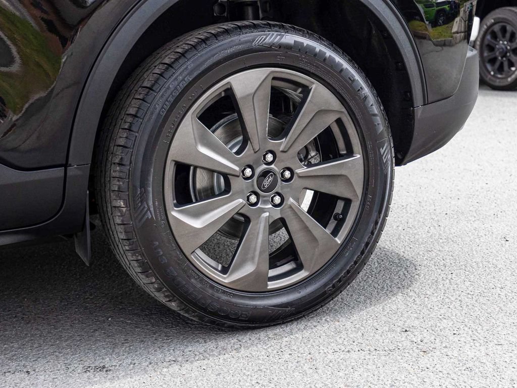 Used 2024 Ford Escape Platinum AWD/4WD image 8