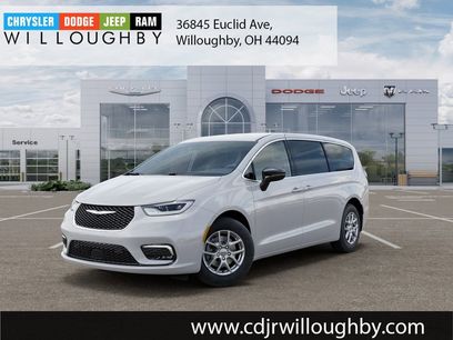 New 2026 Chrysler Pacifica Select