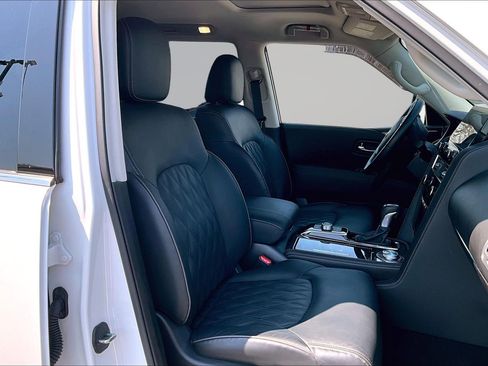 Used 2024 Nissan Armada Platinum w/ Captain's Chairs Package AWD/4WD image 6