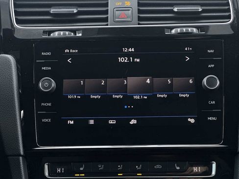 Used 2018 Volkswagen Golf R 4-Door image 12