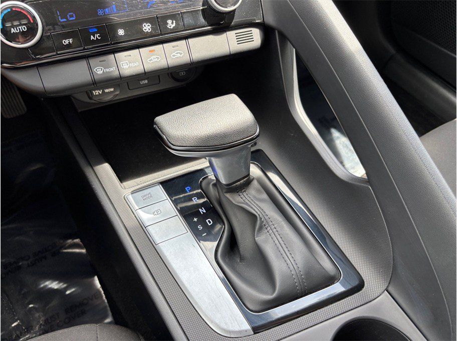 Used 2023 Hyundai Elantra SEL FWD image 31