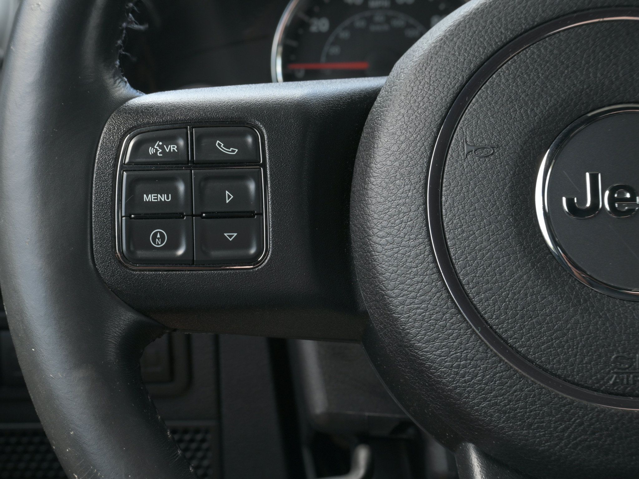 Used 2013 Jeep Wrangler Unlimited Rubicon w/ Connectivity Group AWD/4WD image 19