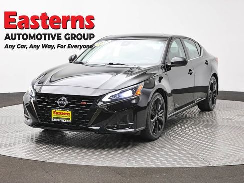 Used 2023 Nissan Altima 2.5 SR w/ SR Premium Package FWD image 1