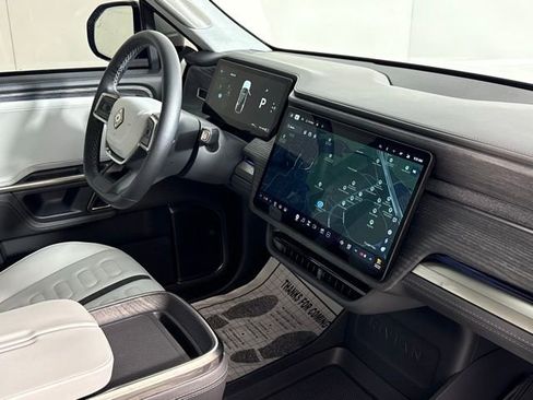 Used 2023 Rivian R1S Launch Edition image 31
