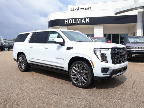 New 2026 GMC Yukon XL Denali Ultimate w/ LPO, Floor Liner Package AWD/4WD image 1