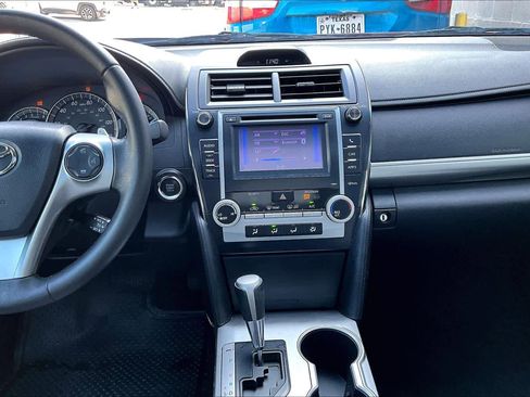 Used 2012 Toyota Camry SE image 6