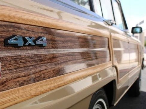 Used 1990 Jeep Grand Wagoneer image 42