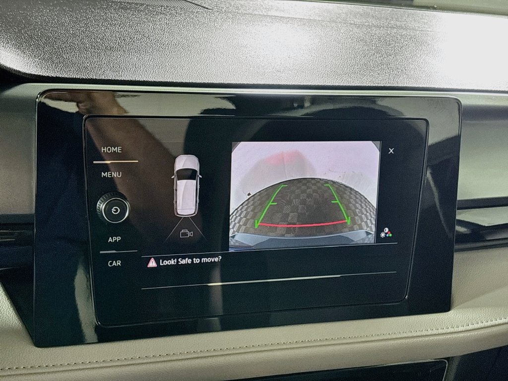 Certified 2025 Volkswagen Taos S AWD/4WD image 17